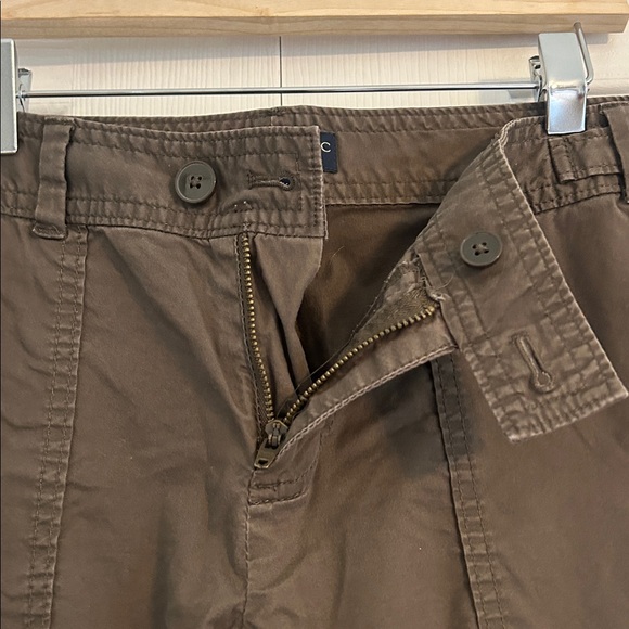 Banana Republic Dark Green Cargo Pants - Picture 4 of 7